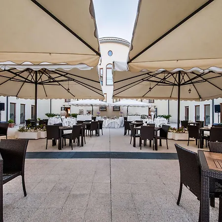 Western Premier Fabiano Palace 4* レンデ