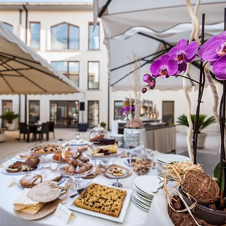 Western Premier Fabiano Palace 4* ريندي